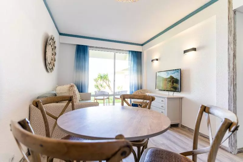 آپارتمان 1 خوابه با چشم‌انداز دریا, Vila Baleira Suites