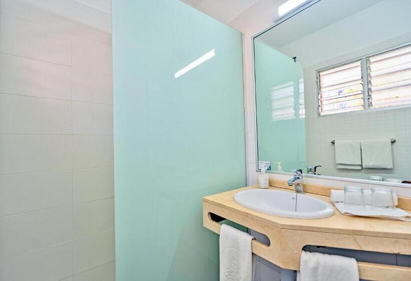 プールビュースタンダードステューディオ, Coral California