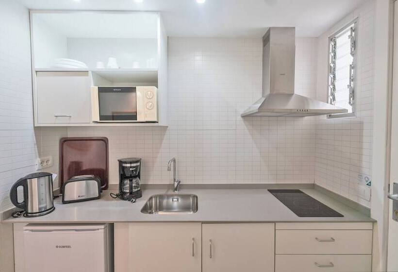 スタンダードスタジオ, Coral California