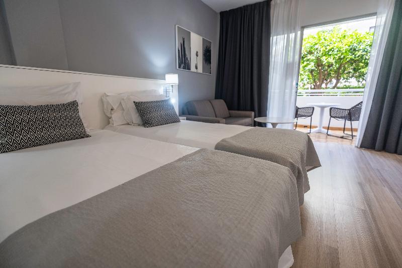 プールビュースタンダードステューディオ, Coral California