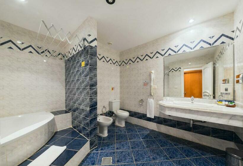 سوییت جونیور, Desert Rose Resort