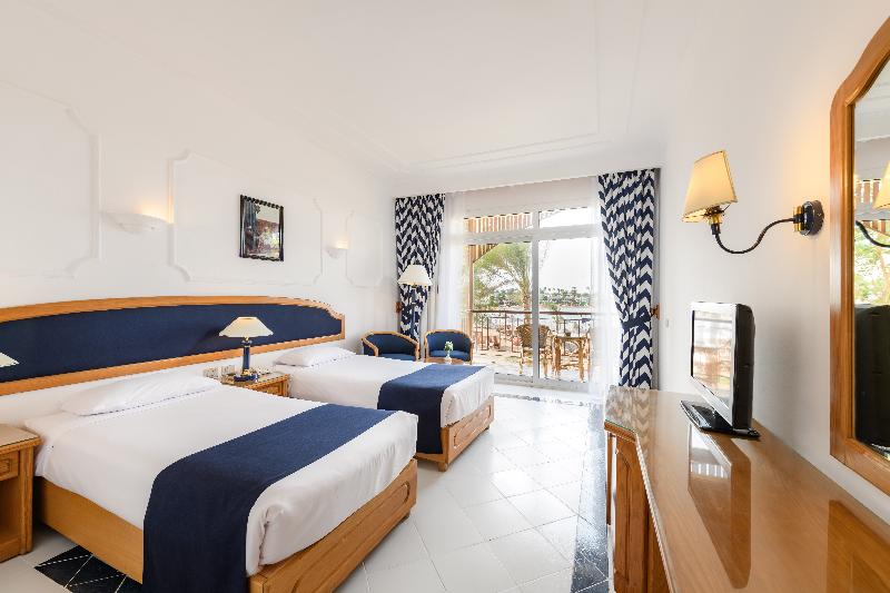 غرفة قياسية مطلّة علي حمام السباحة, Desert Rose Resort