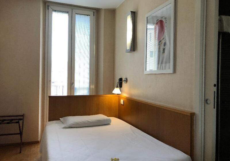 غرفة قياسية ثلاثية مطلة علي الحديقة, Desert Rose Resort