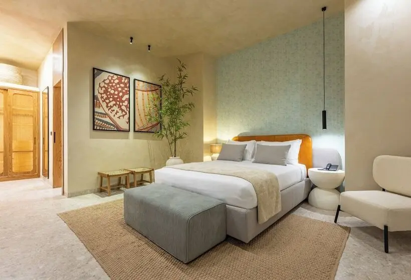 Deluxe Suite
