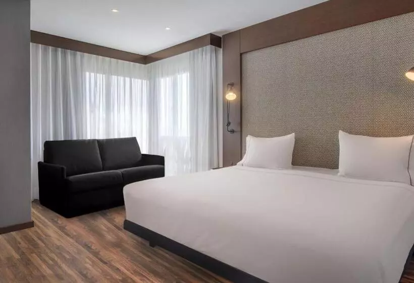 اتاق استاندارد با تخت بزرگ, Ac Hotel By Marriott Alicante