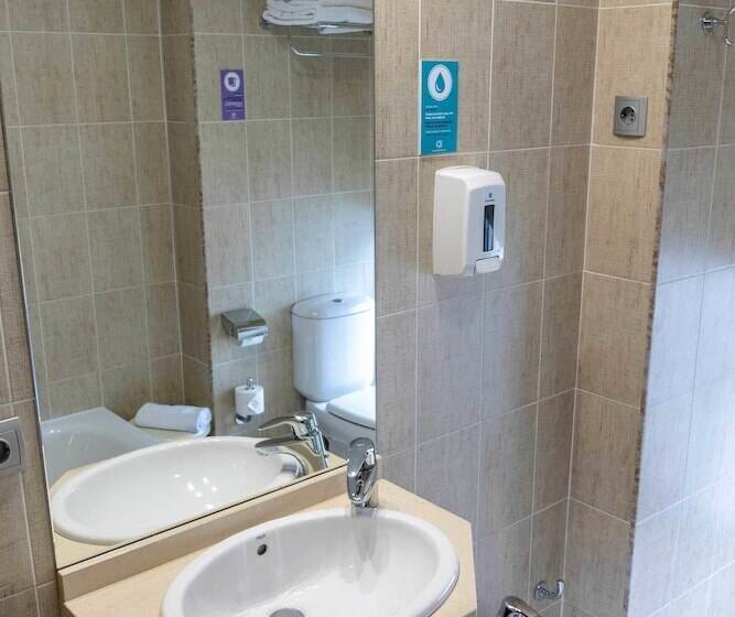 חדר סטנדרט, Alda Cardena