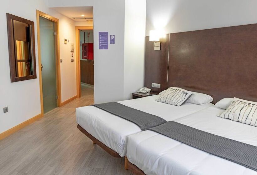 חדר סטנדרט, Alda Cardena