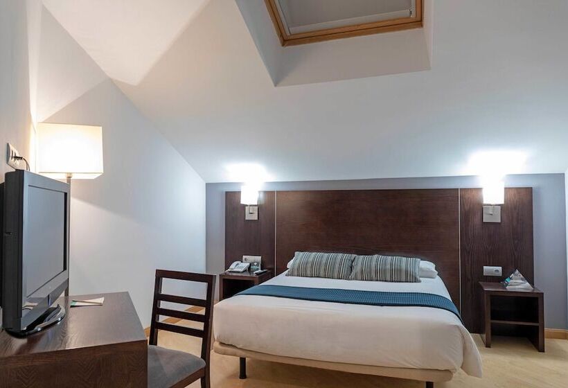 غرفة قياسية, Alda Cardena