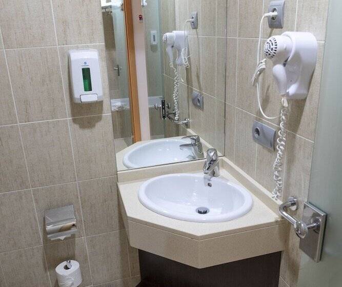 חדר סטנדרט יחיד, Alda Cardena