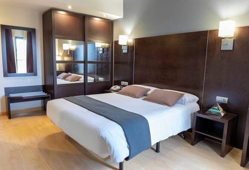 חדר פרמיום, Alda Cardena