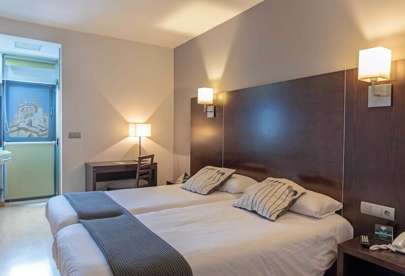 חדר סופריור, Alda Cardena