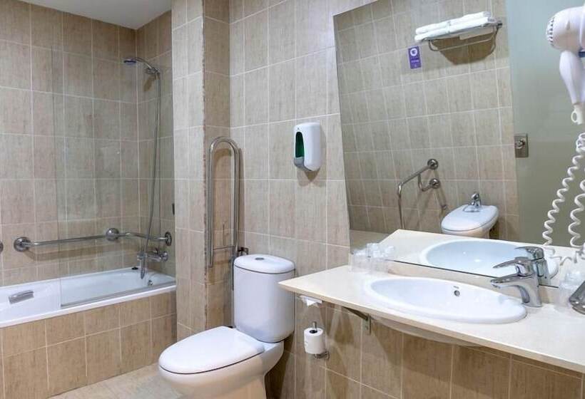 غرفة إقتصادية, Alda Cardena