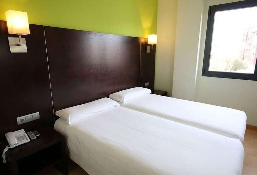 חדר אקונומי, Alda Cardena