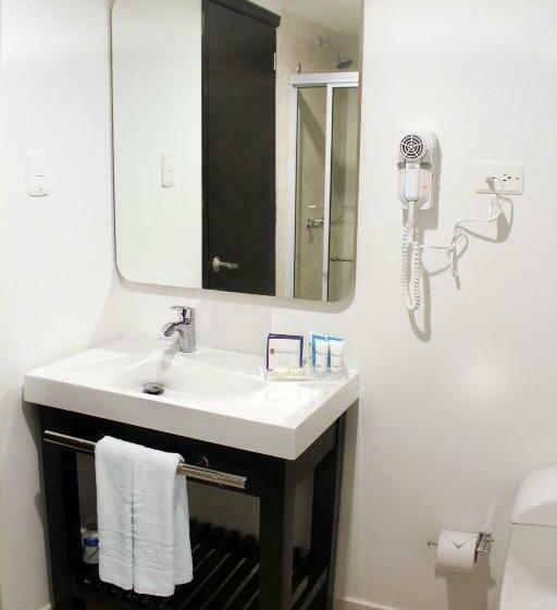 غرفة قياسية ثلاثية, Cartagena Plaza