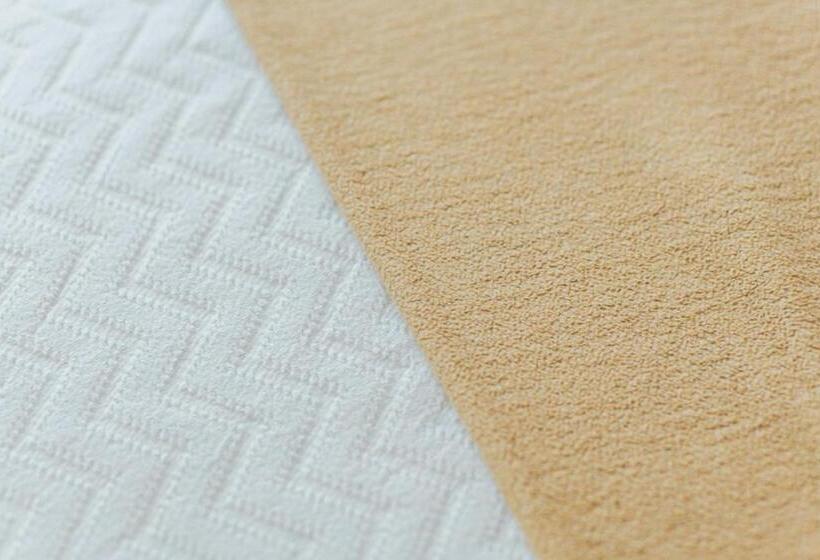 غرفة قياسية رباعية, Cascais