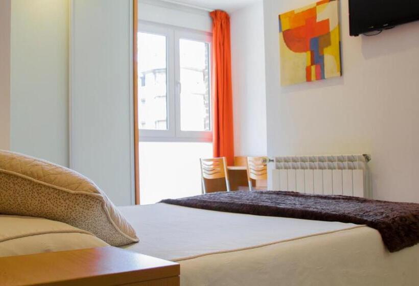 חדר סטנדרט, Ekia Pentsioa