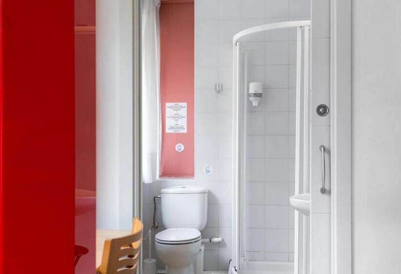 标准单人间, Ekia Pentsioa