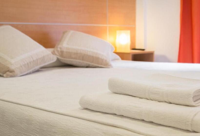 标准间, Ekia Pentsioa