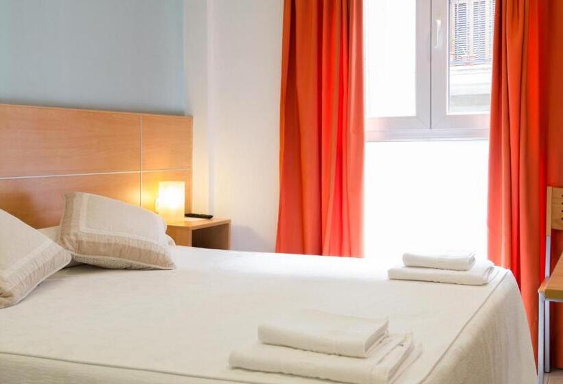 标准间, Ekia Pentsioa