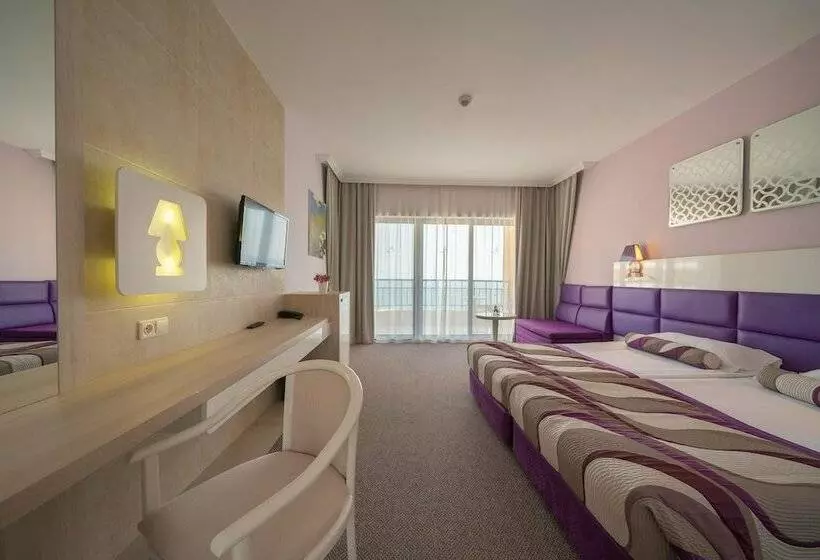 اتاق لوکس با چشم‌انداز دریا, Grifid Arabella Hotel   Ultra All Inclusive & Aquapark