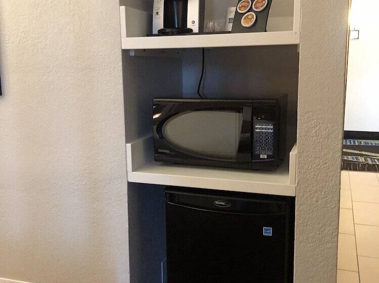 חדר סטנדרט, Holiday Inn Express Metropolis, An Ihg