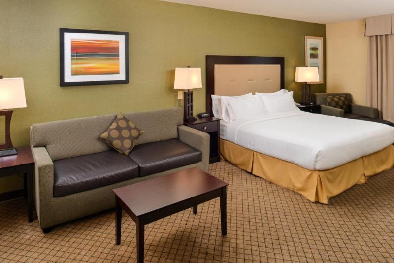 스위트 킹사이즈 침대, Holiday Inn Express Woodland, An Ihg