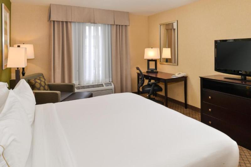 장애인을 위한 킹사이즈 침대 스탠다드 룸, Holiday Inn Express Woodland, An Ihg