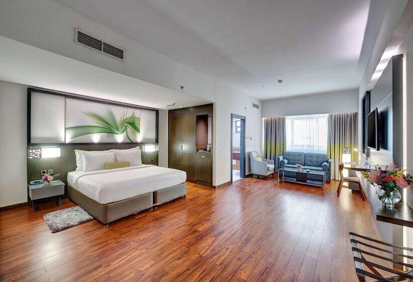 Полулюкс, Howard Johnson Plaza By Wyndham Dubai Deira