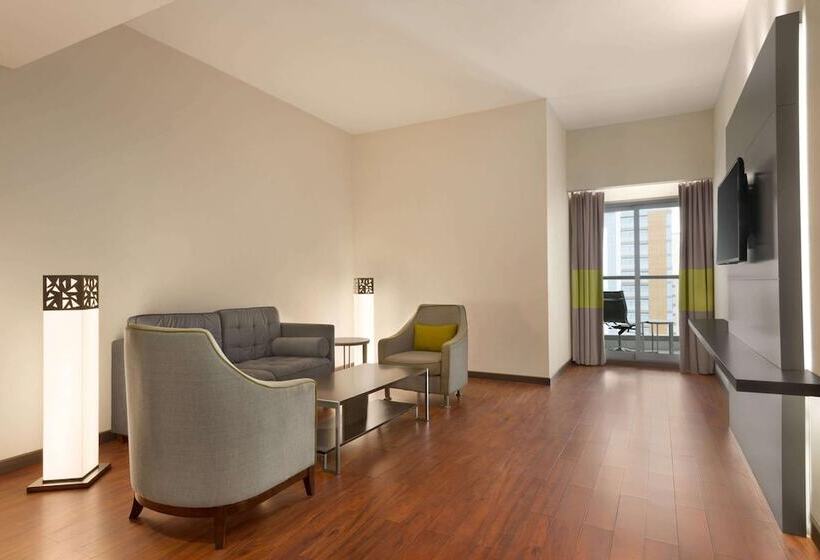 Люкс, Howard Johnson Plaza By Wyndham Dubai Deira