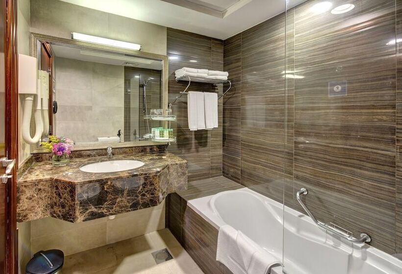 Семейный Номер, Howard Johnson Plaza By Wyndham Dubai Deira