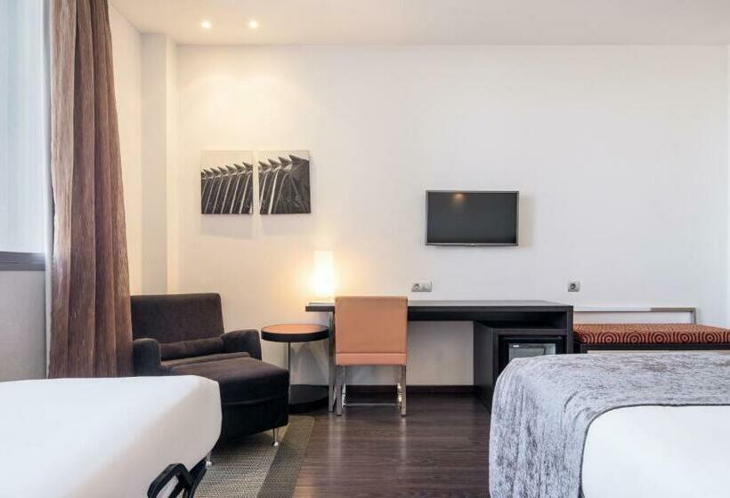 غرفة قياسية ثلاثية, Ilunion Aqua 4