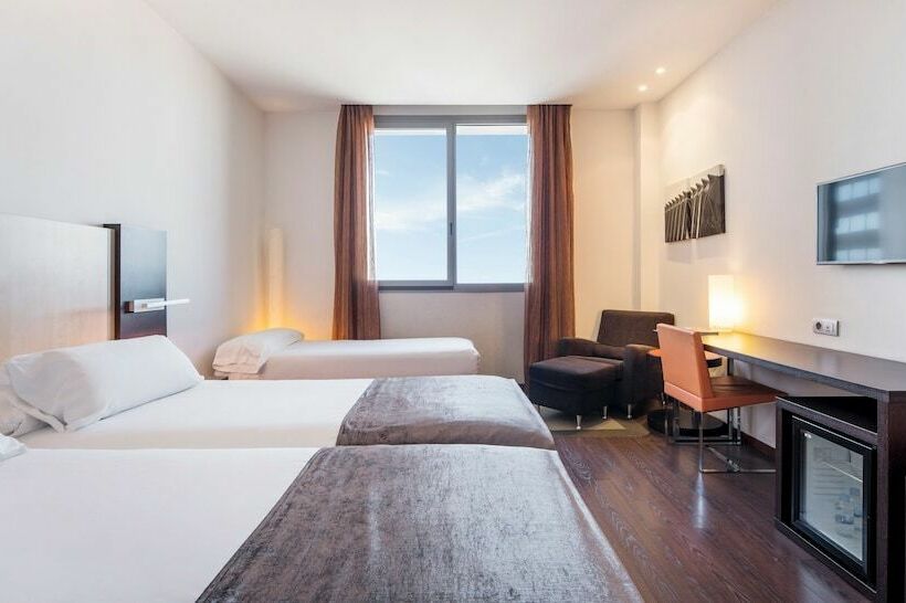 غرفة قياسية ثلاثية, Ilunion Aqua 4