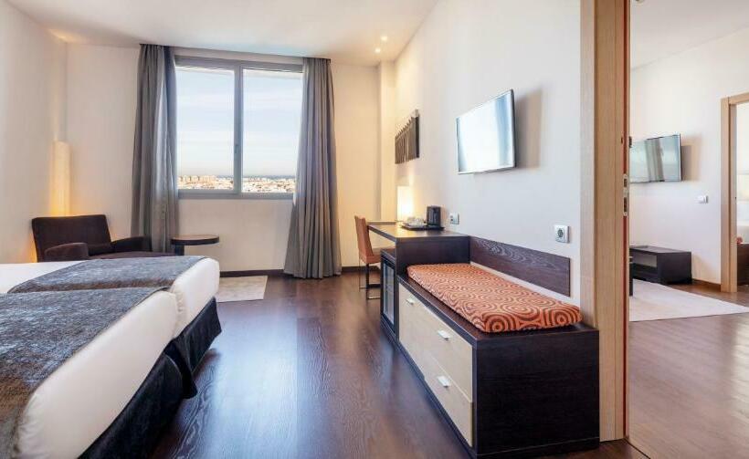 جناح جونيور, Ilunion Aqua 4