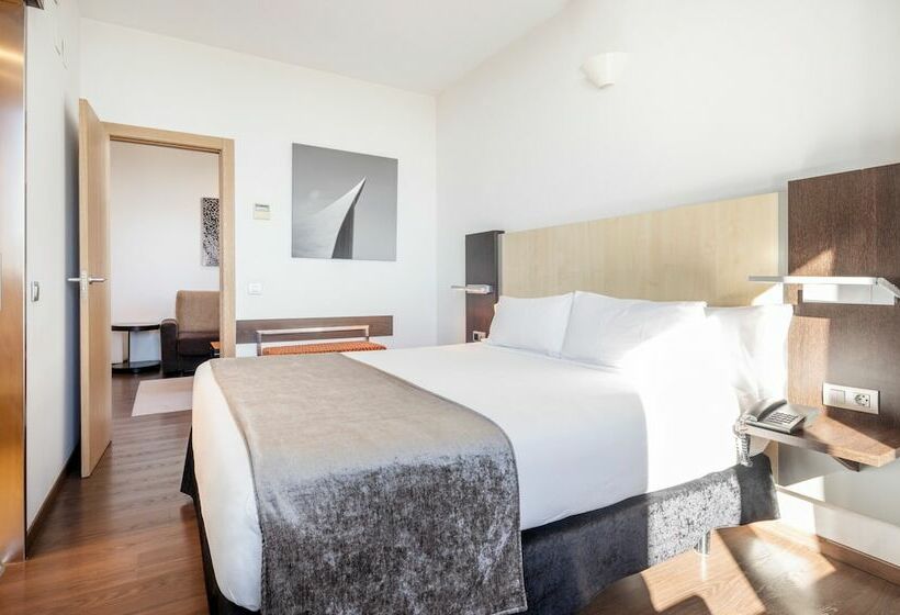 جناح جونيور, Ilunion Aqua 4