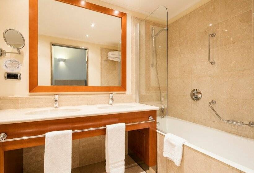 جناح جونيور, Ilunion Aqua 4