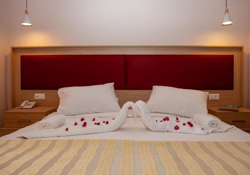 جناح جونيور, Ilunion Aqua 4