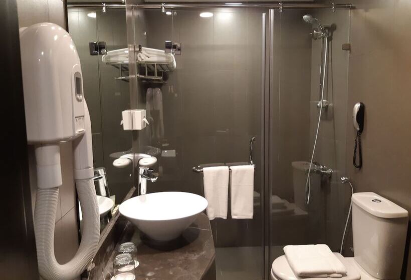 اتاق لوکس, Lotus Grand