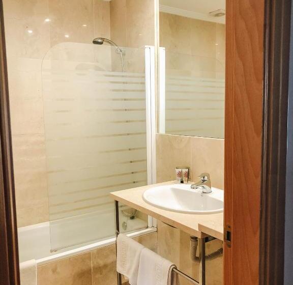 디럭스 룸 킹사이즈 침대, Peregrina