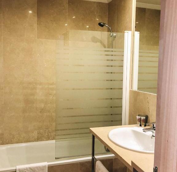 디럭스 룸 킹사이즈 침대, Peregrina