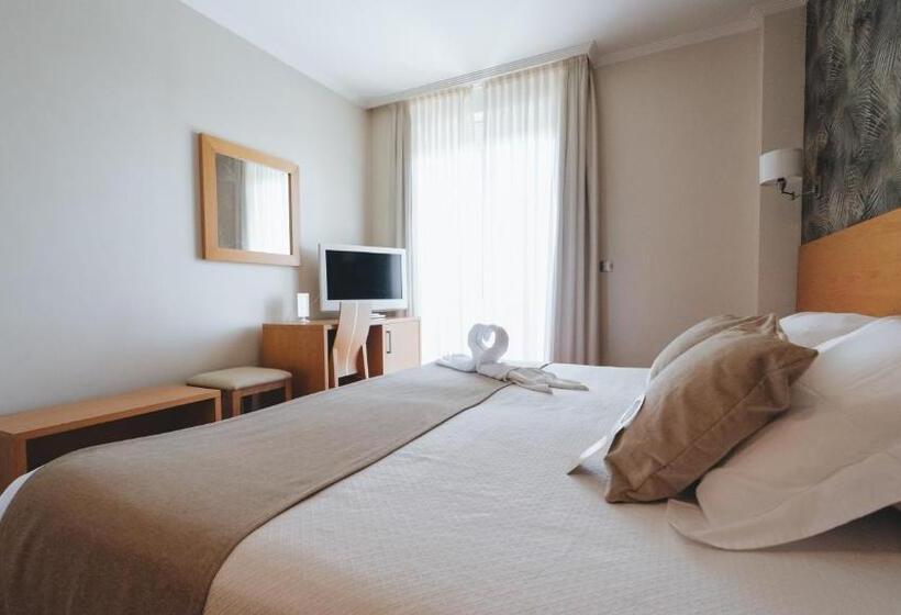 디럭스 룸 킹사이즈 침대, Peregrina