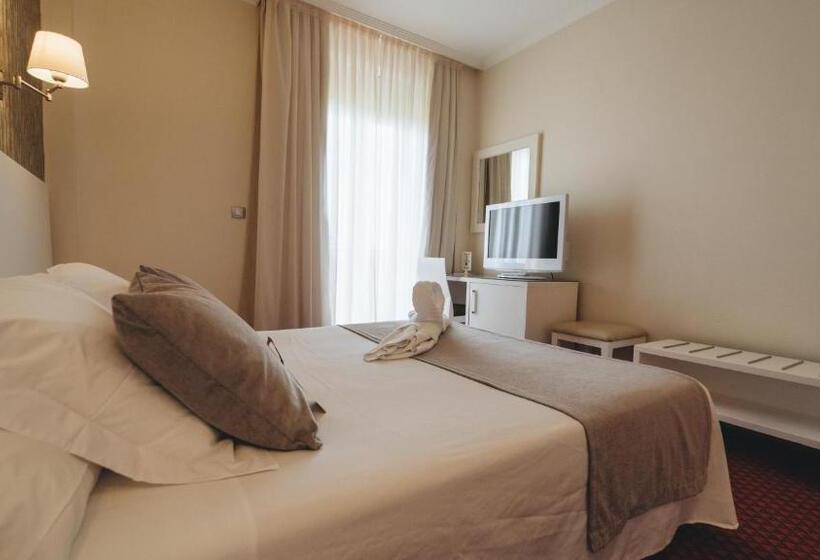 디럭스 룸, Peregrina