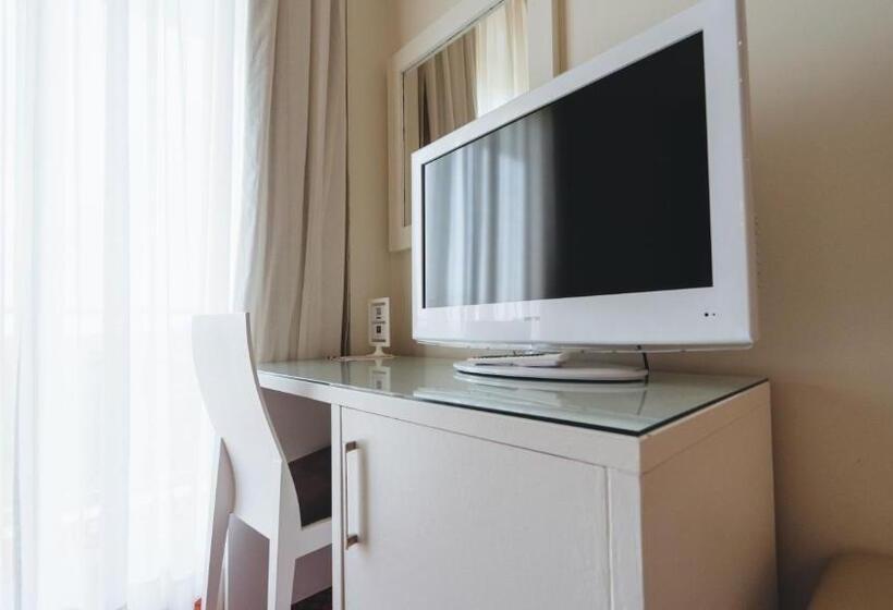 디럭스 룸, Peregrina