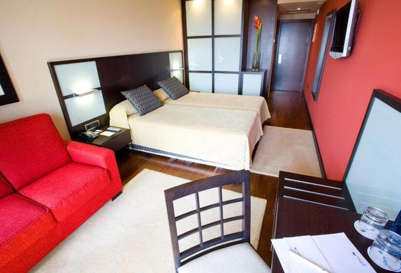 اتاق استاندارد با چشمانداز دریا, Royal Nayef