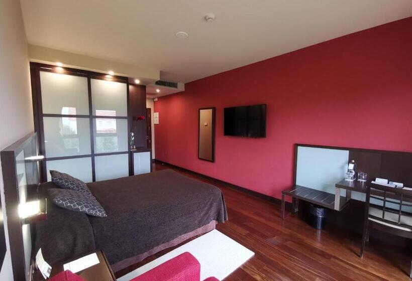 اتاق استاندارد در طبقه همکف, Royal Nayef