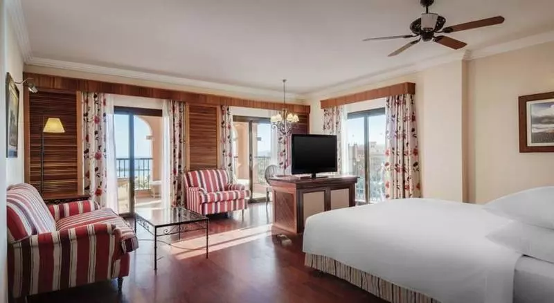 سوییت جونیور با چشمانداز دریا, Sheraton Fuerteventura Golf & Spa Resort