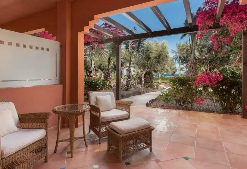 سوئیت جونیور پریمیوم با چشمانداز باغ, Sheraton Fuerteventura Golf & Spa Resort