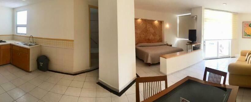 디럭스 주니어 스위트, Angeles Suites & Hotel