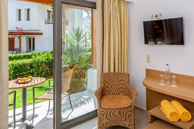 家庭间, Annabelle Beach Resort