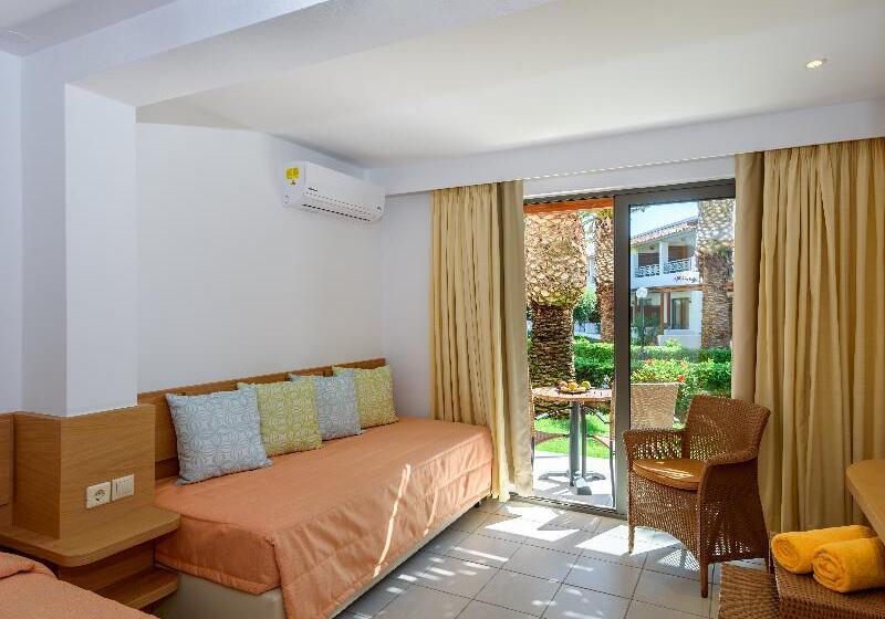 家庭间, Annabelle Beach Resort