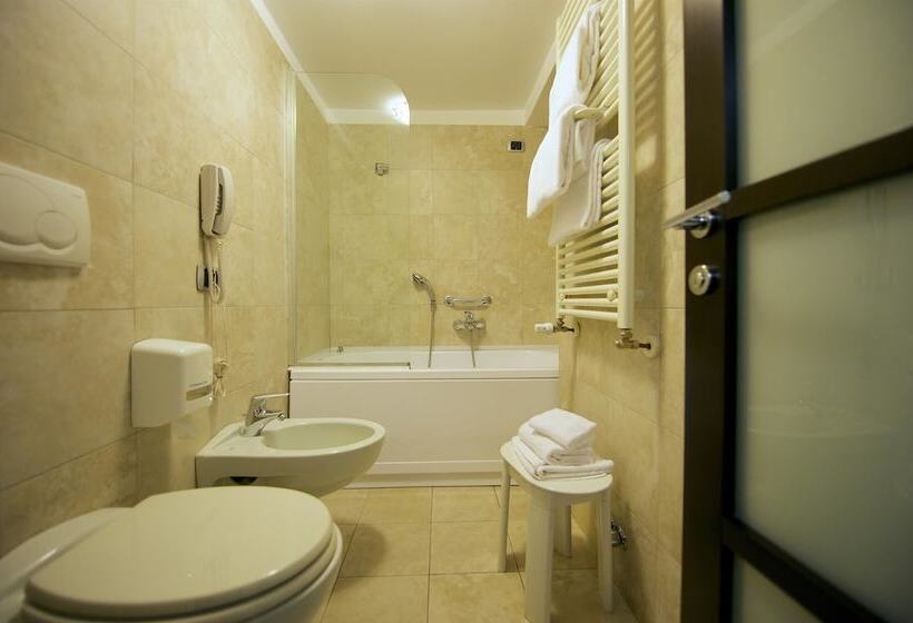 اتاق خانوادگی, Best Western Crystal Palace